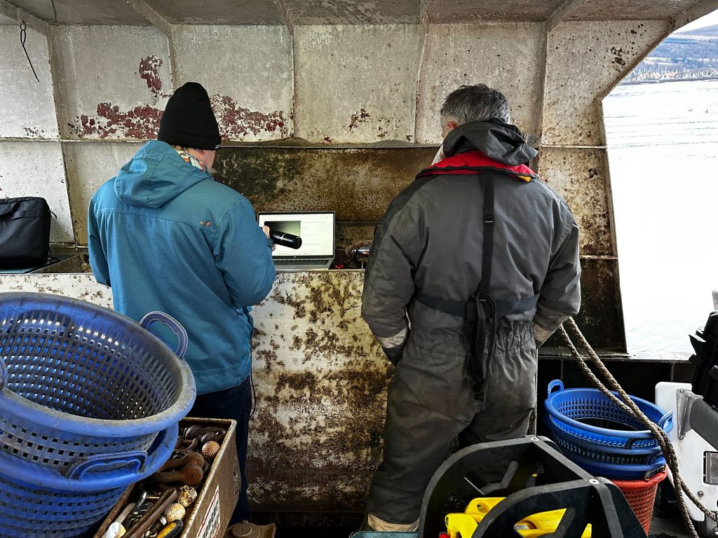 Marine Biodiversity Monitoring in Cairnies Quay aboard vessel